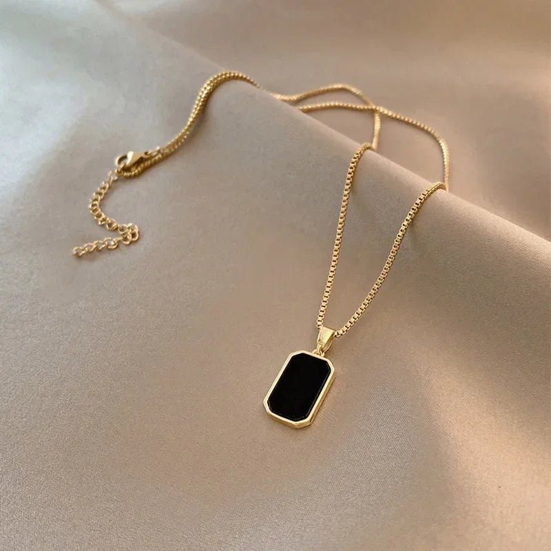Wholesale Black rectangular necklace clavicle chain