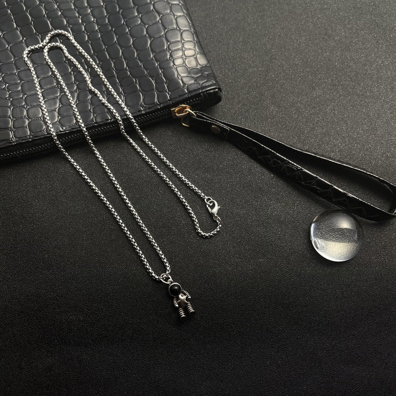 Wholesale Astronaut Couple Necklaces Trendy Women's Men's Unique Pendant Long Distance Relationship Valentine's Day Gift