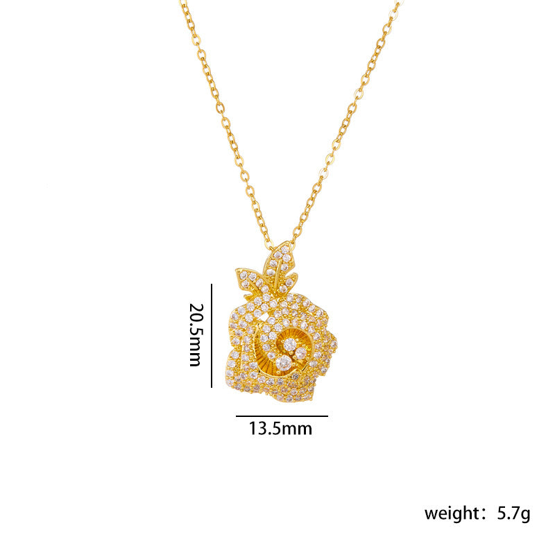 Wholesale women' s flower pendant niche design clavicle chain