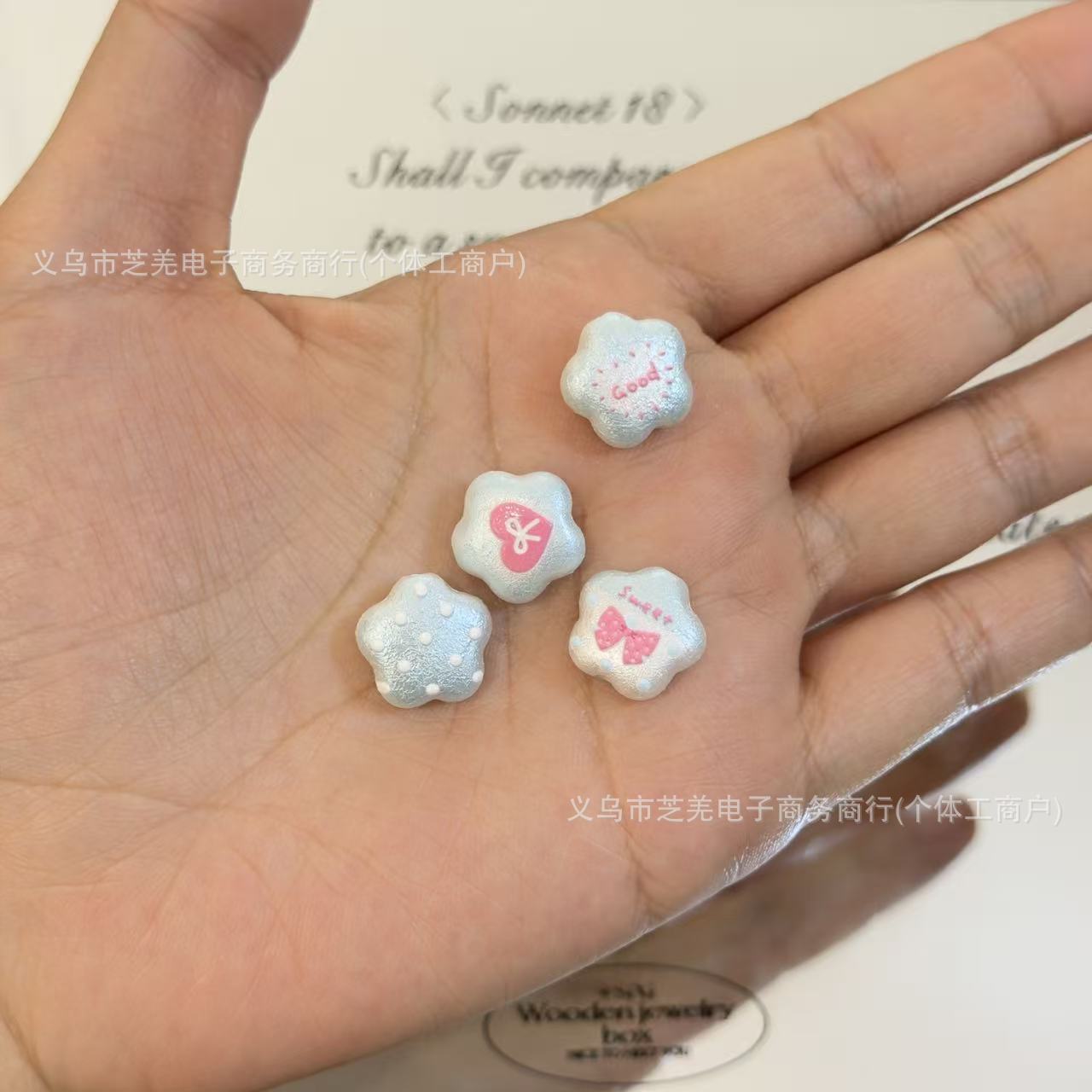 Wholesale 10pcs embossed bow heart-shaped flower acrylic beads