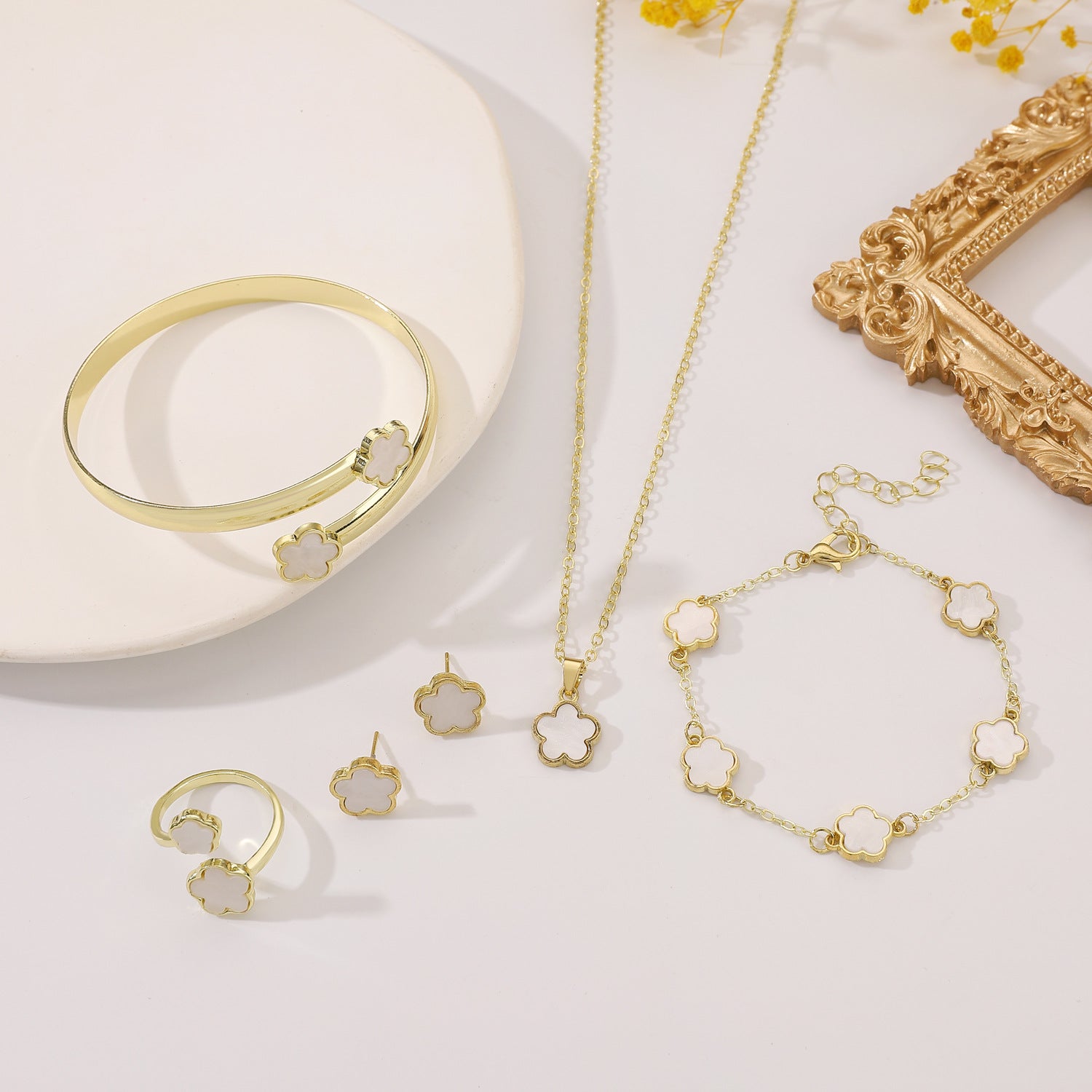 Wholesale 5pcs Clover Bracelet Bracelet Stud Earrings Necklace Ring Women's Jewelry Set