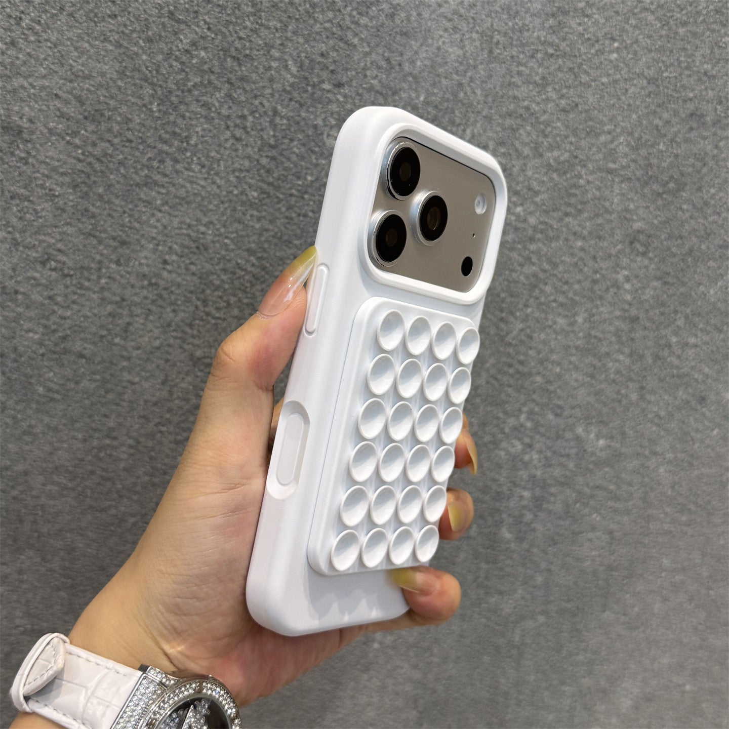 Wholesale Trendy Liquid Silicone Magnetic Phone Case For 17 Stylish Everyday Use Phone Accessory Boutique Gift