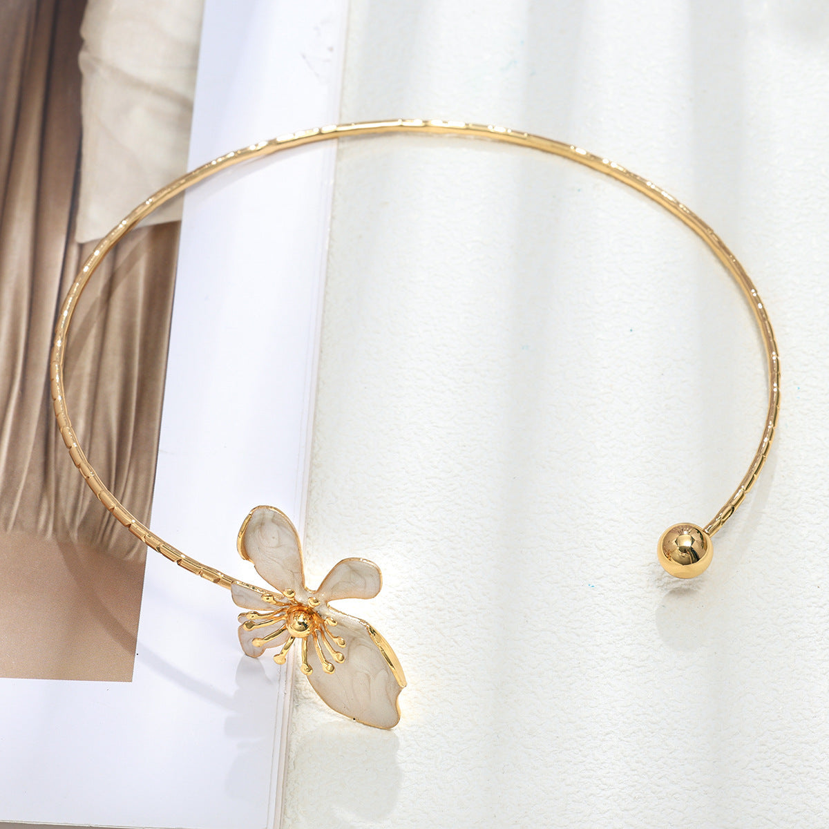 Wholesale Vintage Trendy Flower Choker Necklace For Women Alloy Pendant Jewelry Chic Everyday Fashion Accessory Gift