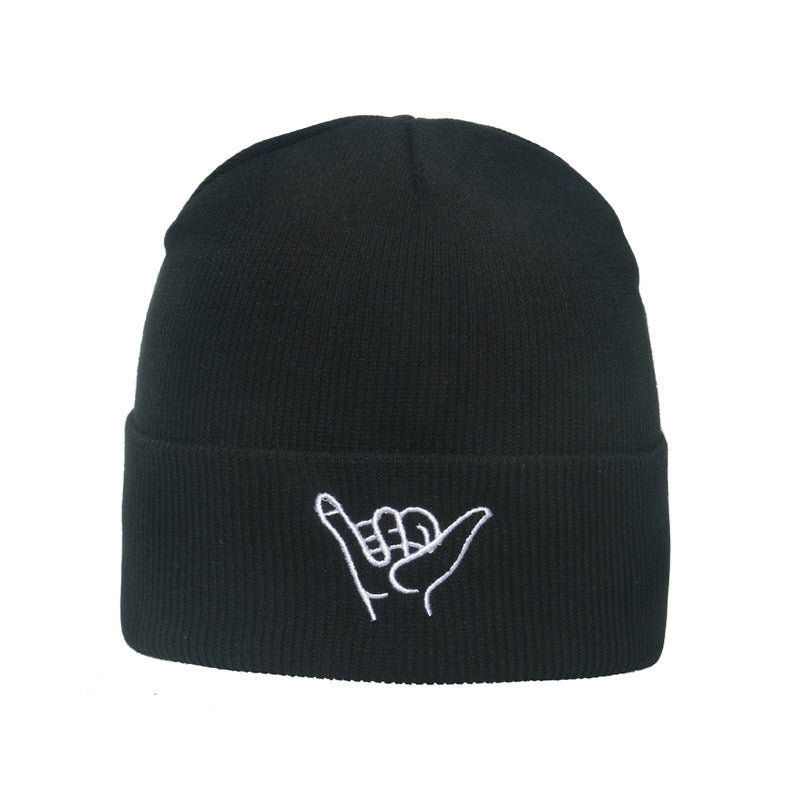 Wholesale Autumn and Winter 666 Gesture Embroidered Acrylic Beanie