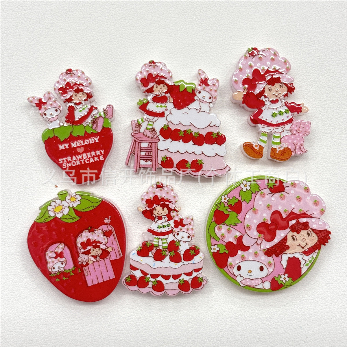 Wholesale 100pcs Acrylic Strawberry Girl Cartoon Beads For DIY Phone Charms Keychains And Bag Accessories