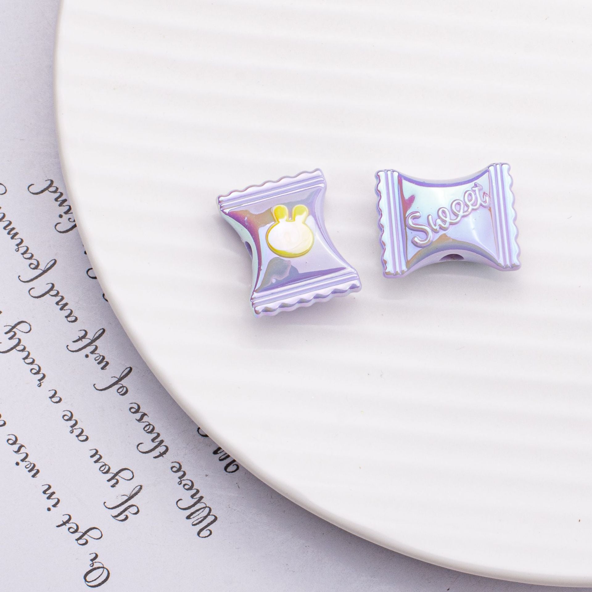 Wholesale 10PCS V-plated Two-color Bunny Candy Cross-hole Acrylic Straight Hole Beads