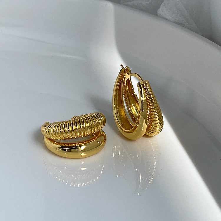 Wholesale Gold-plated spiral twill cool minimalist fashion Earrings