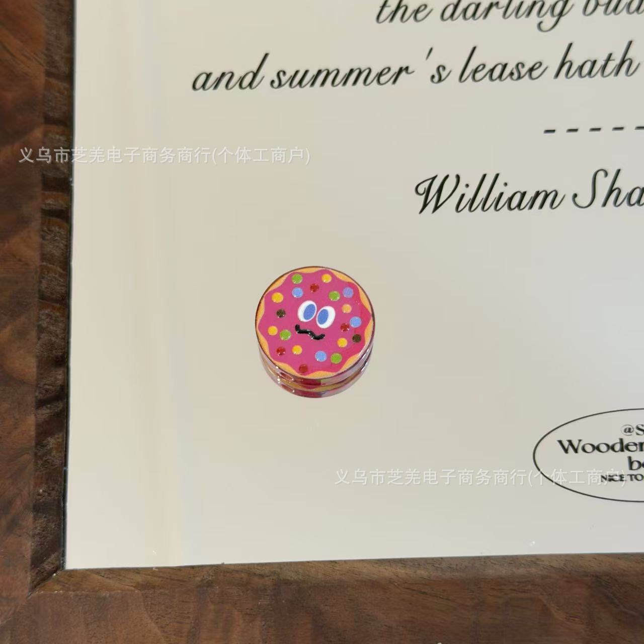 Wholesale 10pcs embossed expression donut acrylic beads OLY Exclusive