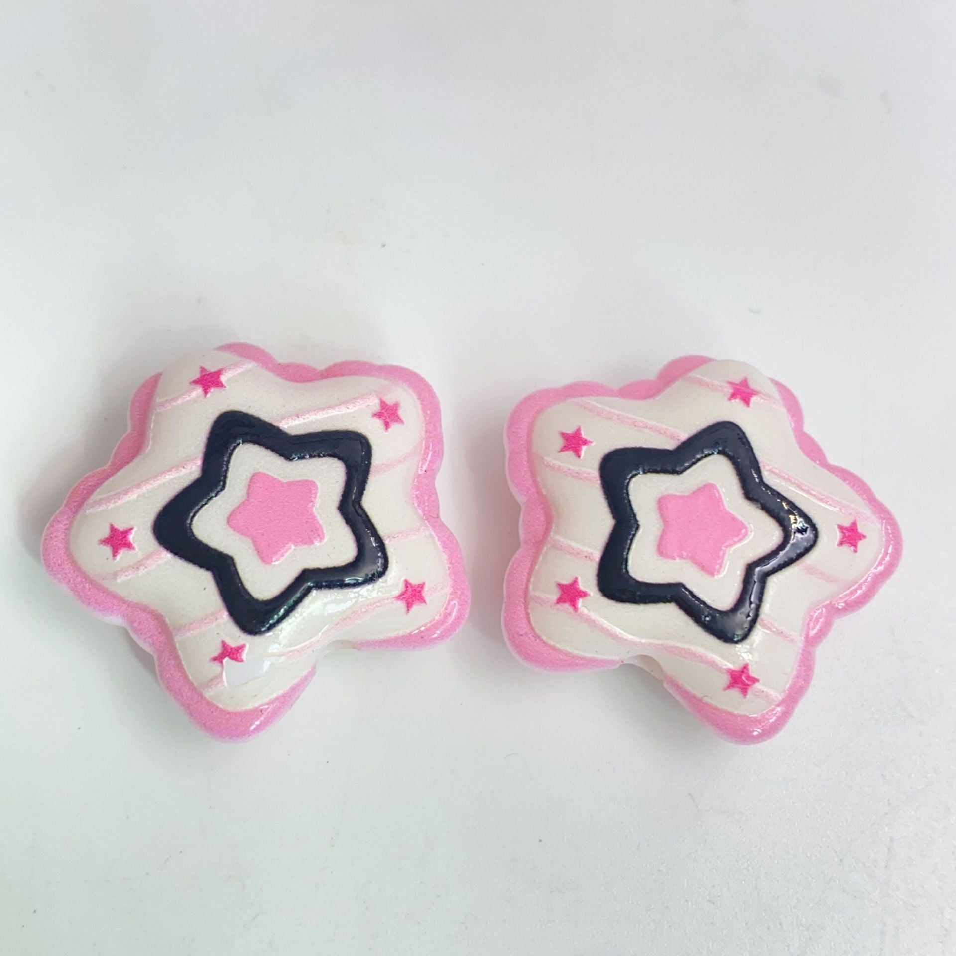 Wholesale 10pcs Double-sided embossed five-pointed star DIY beads