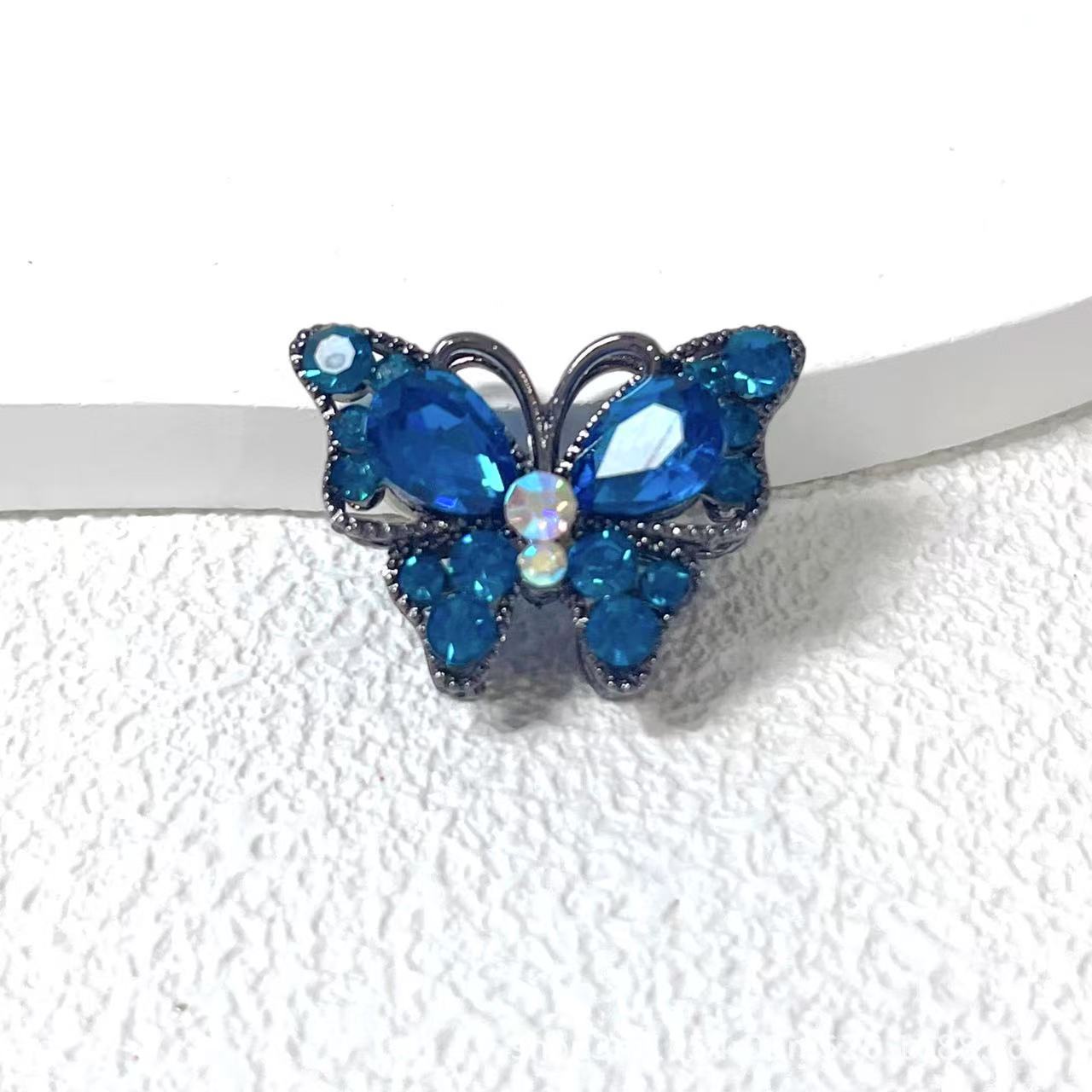 Wholesale  10pcs Crystal Diamond Three Dimensional Butterfly Straight Hole Beads