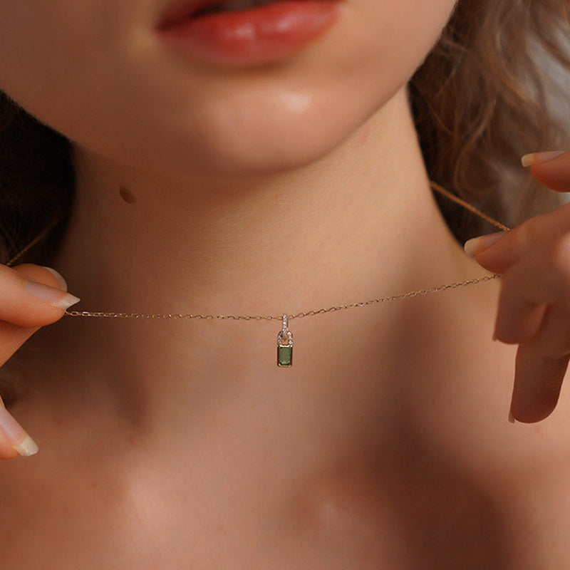 Wholesale S925 Sterling Silver Geometric Square Vintage Emerald Diamond Necklace Clavicle Chain