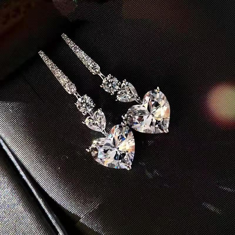 Wholesale Heart shaped copper plated platinum zircon Valentine's Day Blingbling Earrings