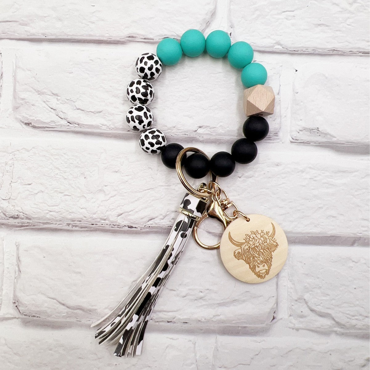 Wholesale Western Style Dairy Wood Beads Silicone Beaded Round Wood Pieces Yak Keychain