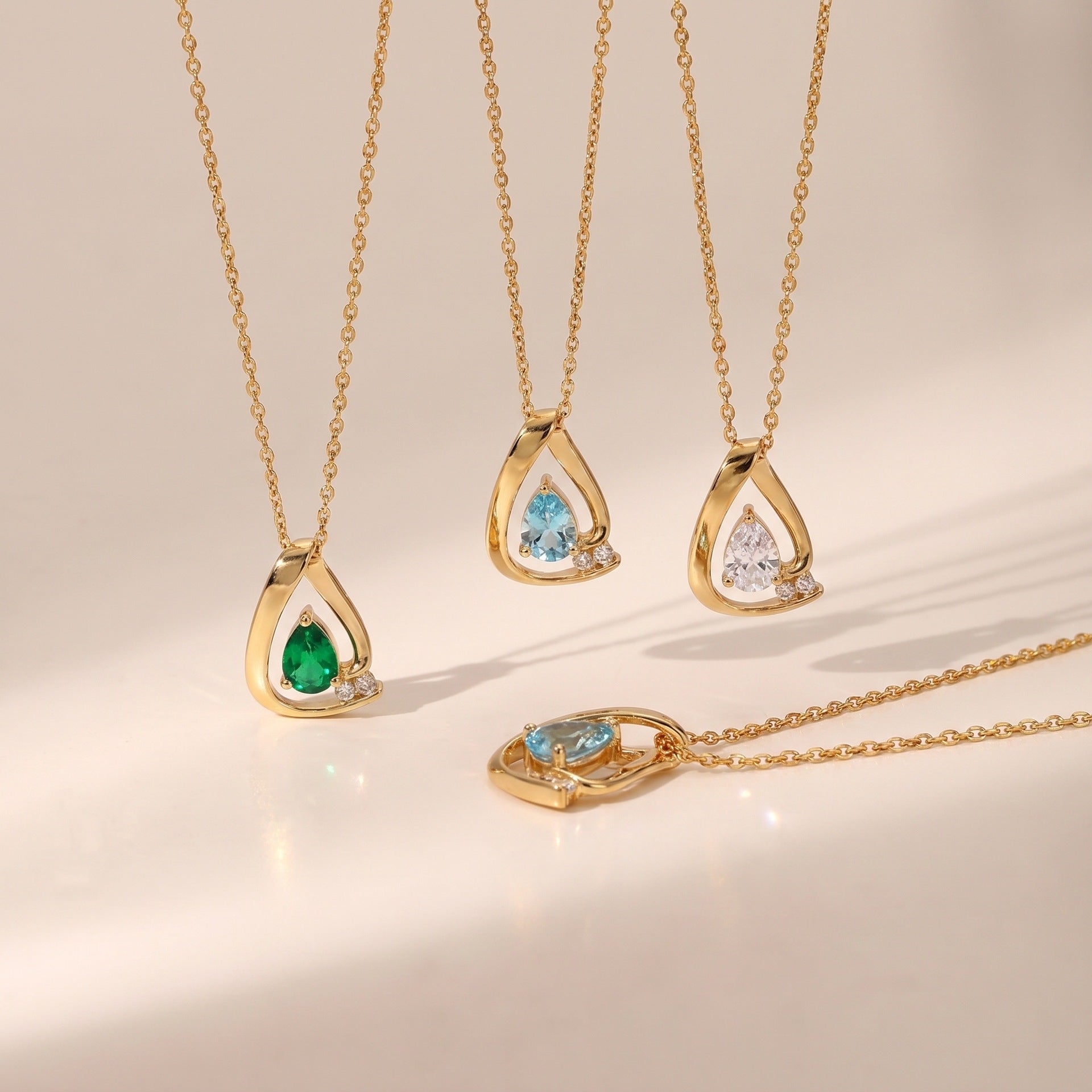 Wholesale Trendy Water Drop Red Zircon Necklace 18K Gold Plated Stainless Steel December Birthstone Gift Boutique Resale