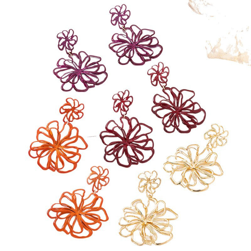 Wholesale Fashion Gold Hollow Flower Brooch Pin Retro Coat Accessory For Women