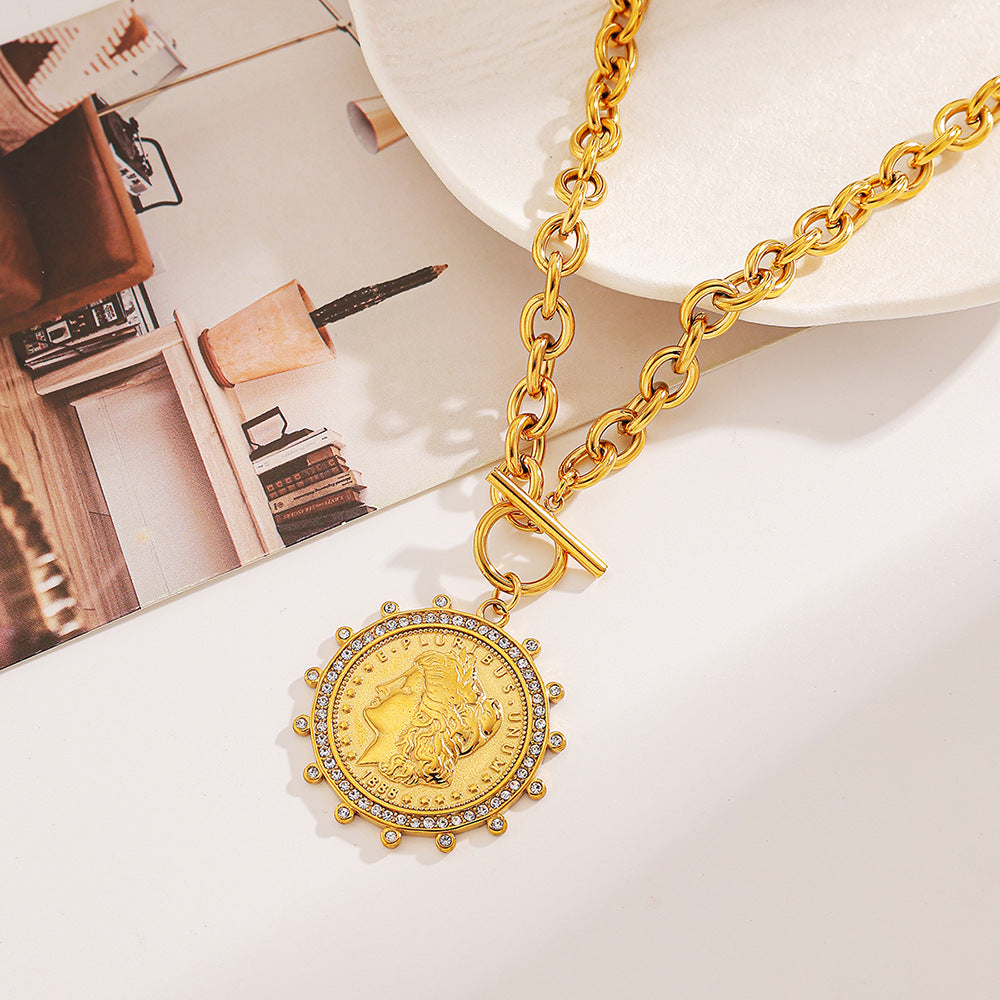 Wholesale stainless steel necklace queen portrait necklaces