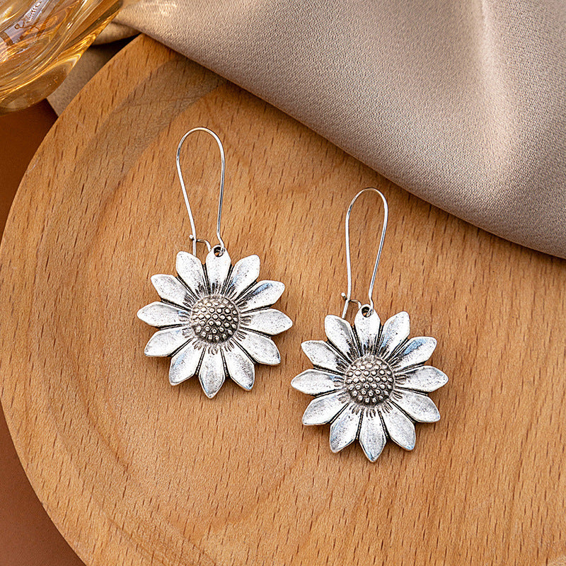 Wholesale Vintage Three-dimensional Flower Bohemian Chrysanthemum Dandelion  Alloy Earrings