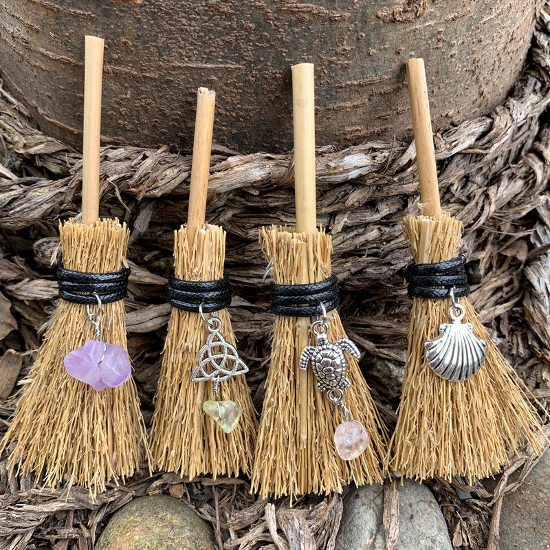Wholesale  Car Pendant Mini Broom Pendant Pendant Handicraft