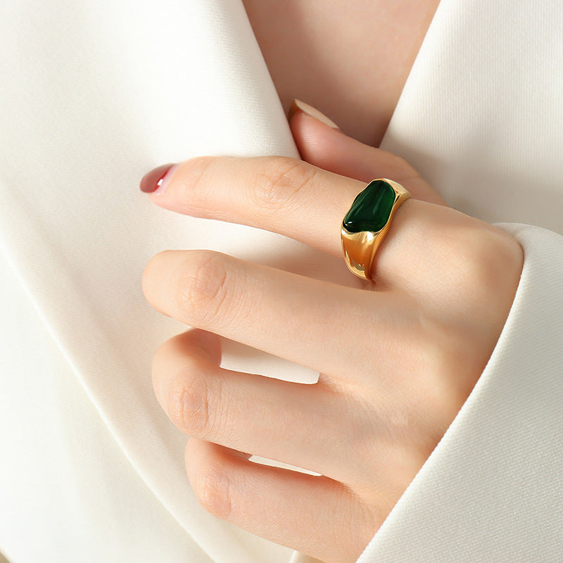 Anillo de piedra preciosa chapada en oro de acero de titanio al por mayor