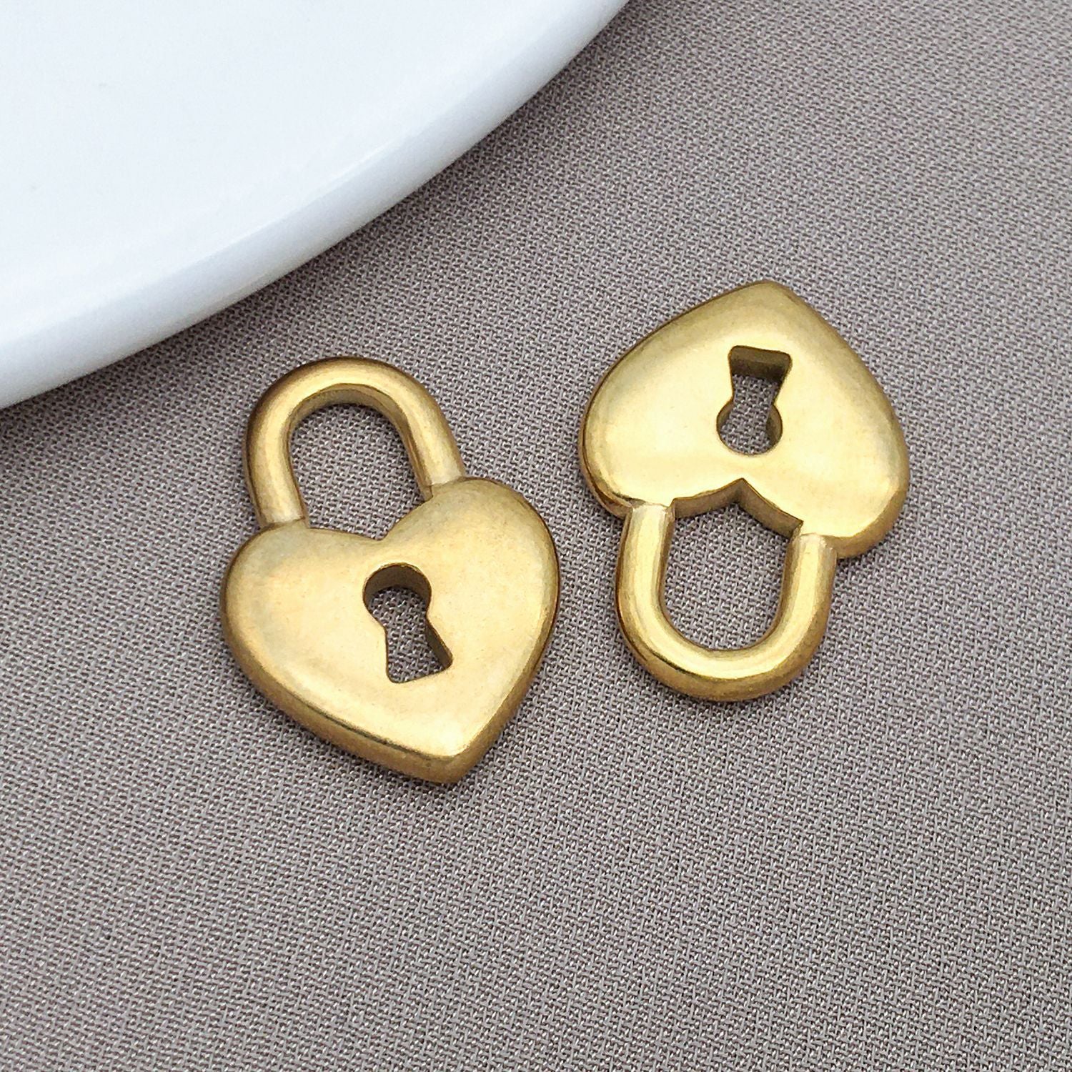 Wholesale Smooth Love Key Love Lock Stainless Steel Pendant