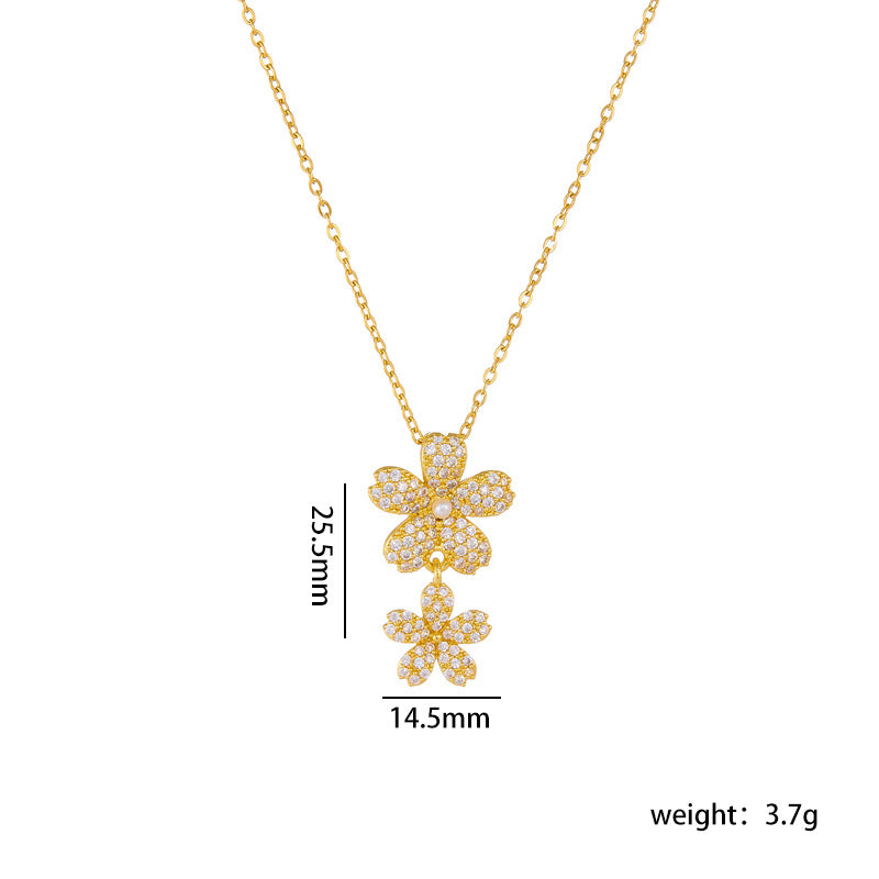 Wholesale women' s flower pendant niche design clavicle chain