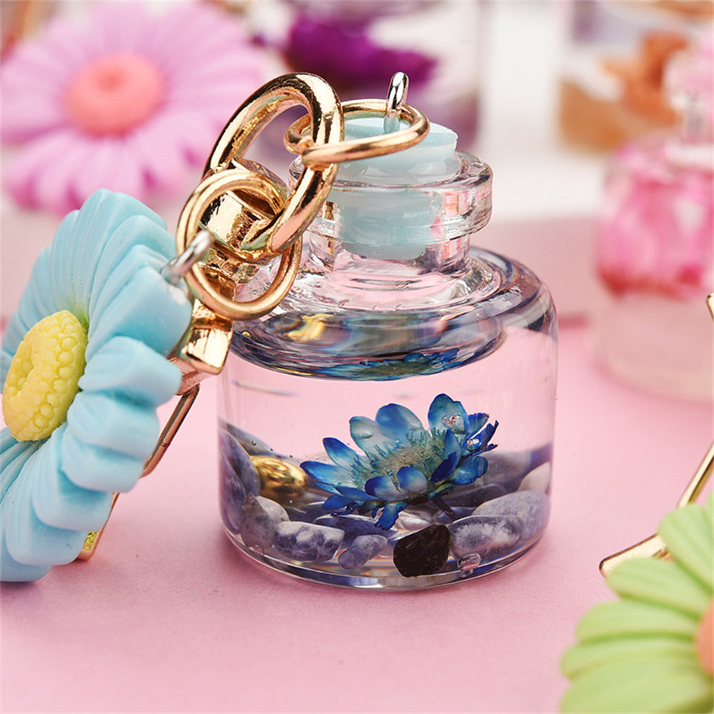 Wholesale Zinc Alloy Moon Buckle Small Chrysanthemum Keychain