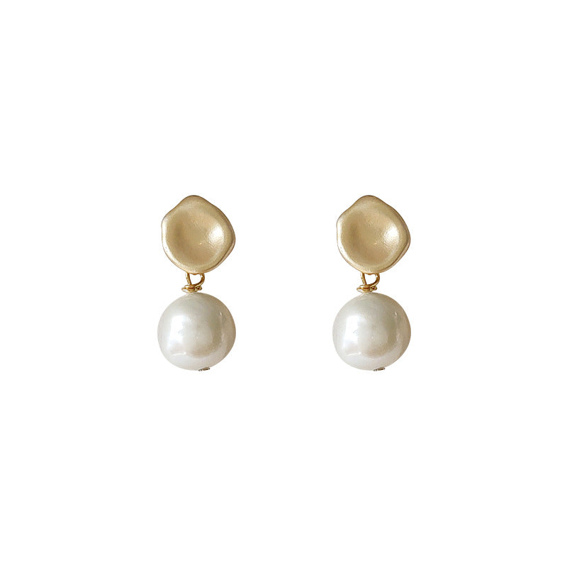 Wholesale BBaroque gold circular pendant shaped pearl earrings