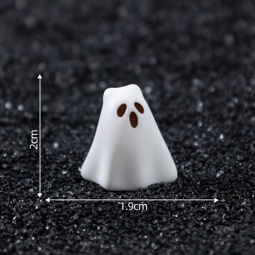 Wholesale Cute White Ghost Figurine Resin DIY Desktop Decor Decorative Accessory Gift