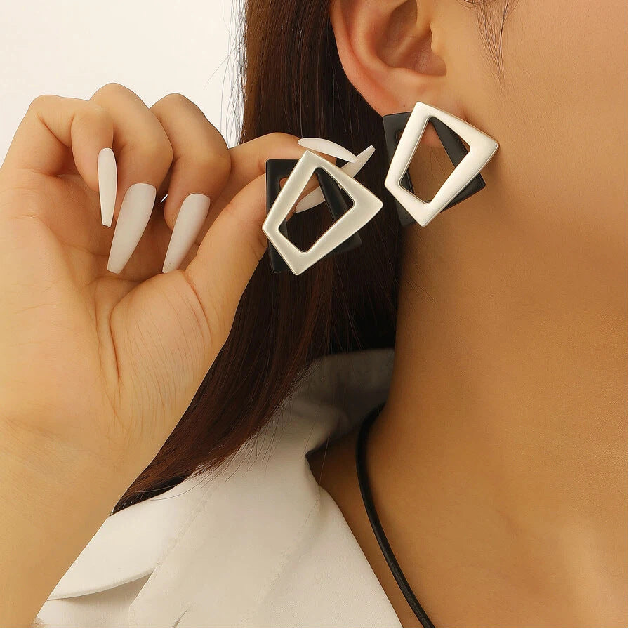 Wholesale Retro Geometric Gold Tone Alloy Earrings And Necklace Set Boho Party Jewelry For Women Gift Boutique Resale