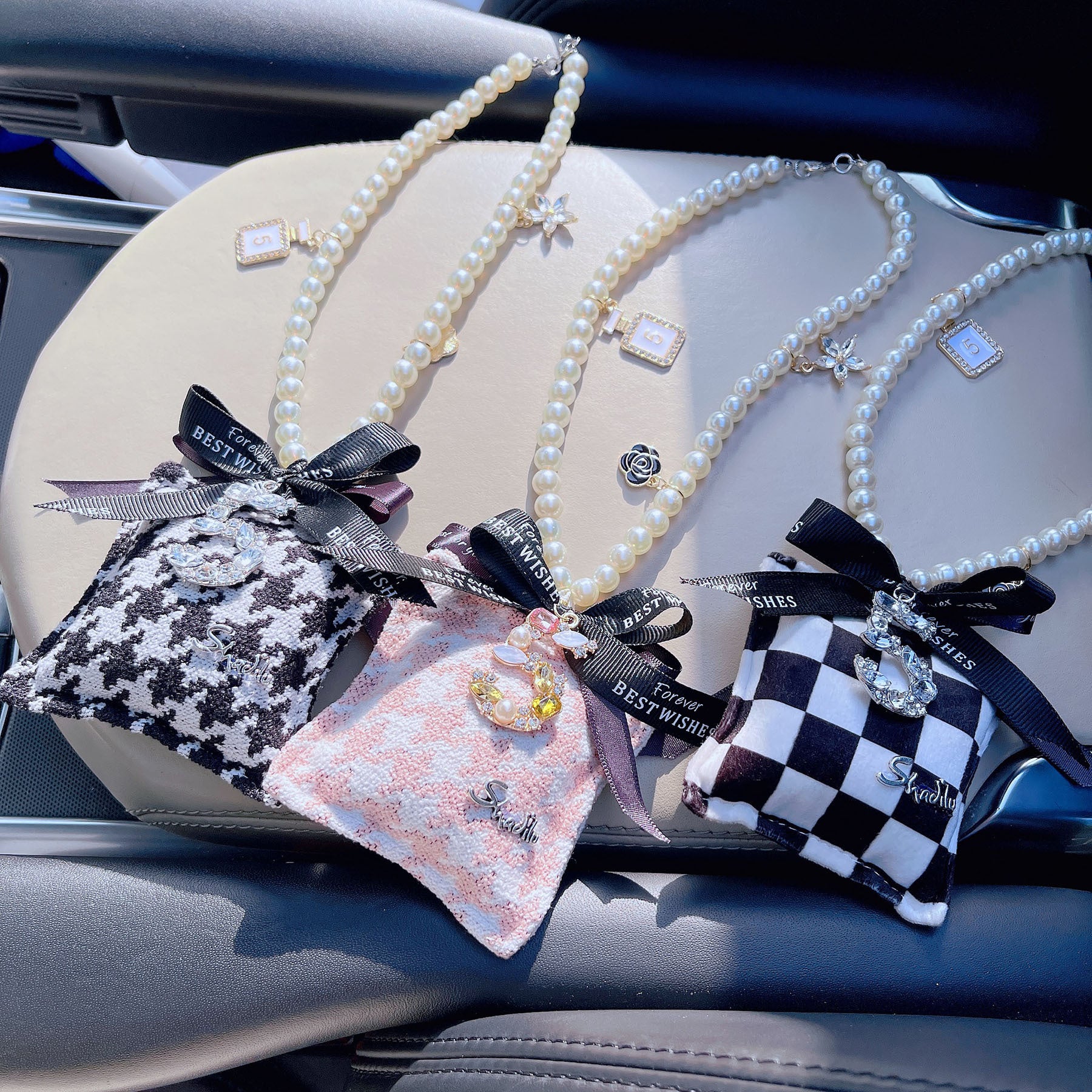 Wholesale Black and White Houndstooth Pearl Chain Fabric Car Accessories
