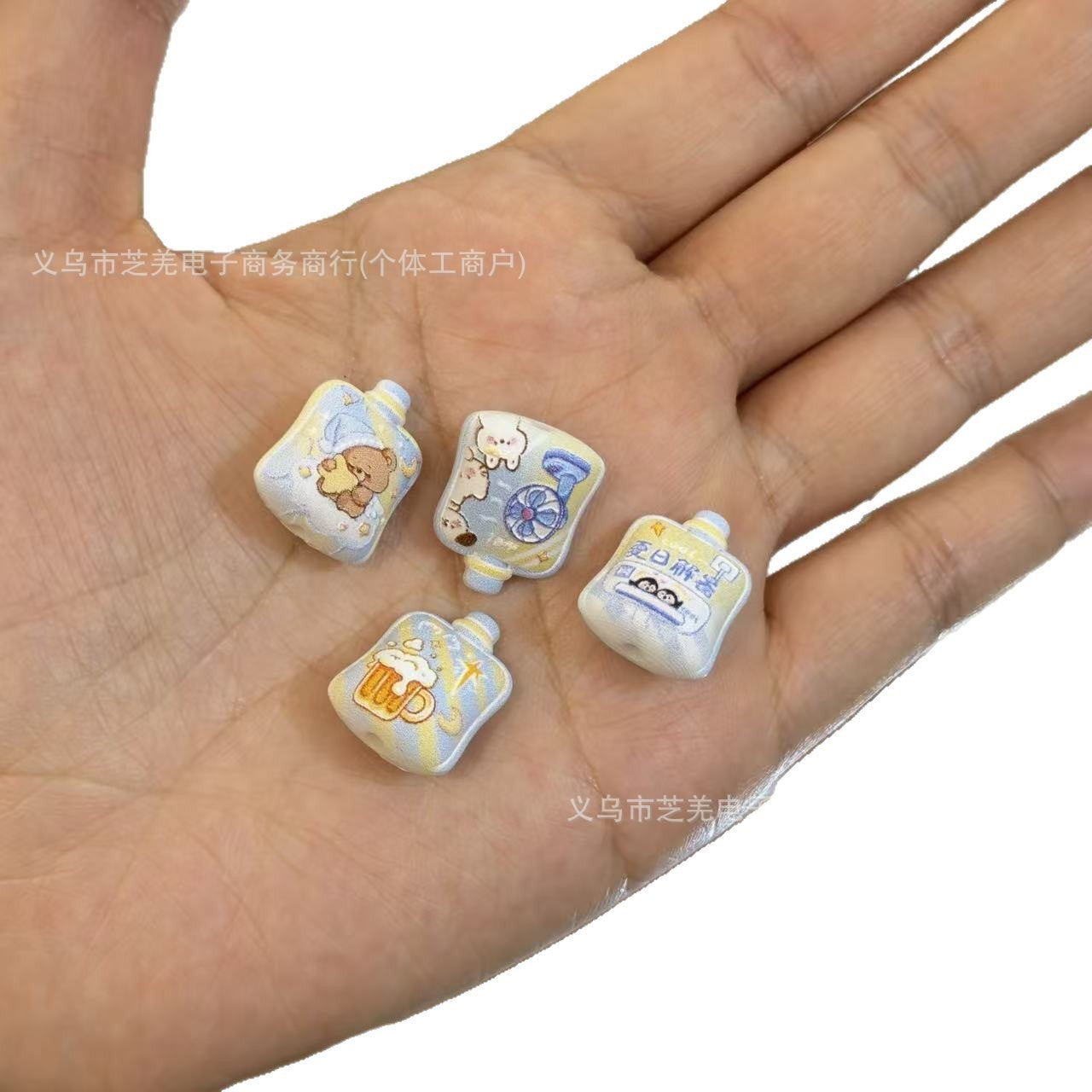 Wholesale 10pcs Fan Beer Bear Relief Suction Acrylic Beads