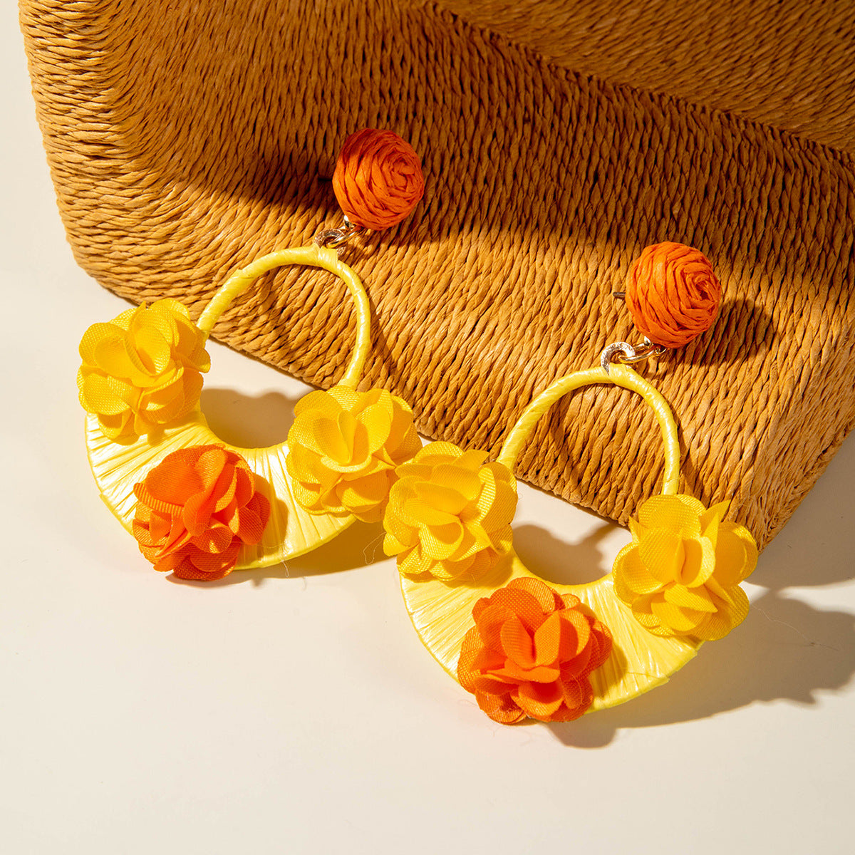 Wholesale 2PCS/Pack Hand-woven raffia holiday style earrings Fashion summer color matching beach style earrings