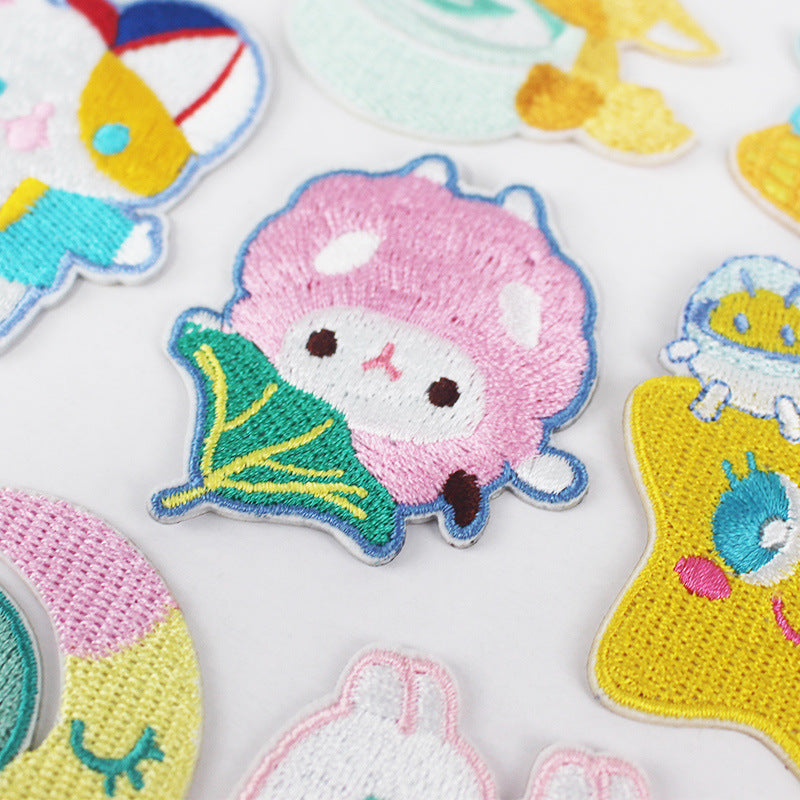 Wholesale Trendy Self Adhesive Astronaut Star Embroidered Patches Non Woven Fabric DIY Decorative For Bags Shoes Clothing Towels