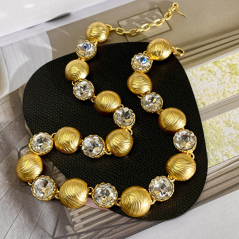 Wholesale Vintage High-end Gold Collarbone Crystal Necklace