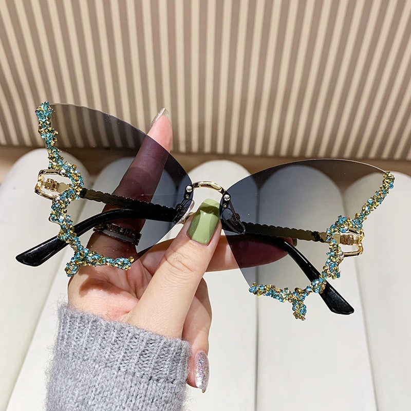 Wholesale Butterfly Shape Diamond Frameless Sunglasses