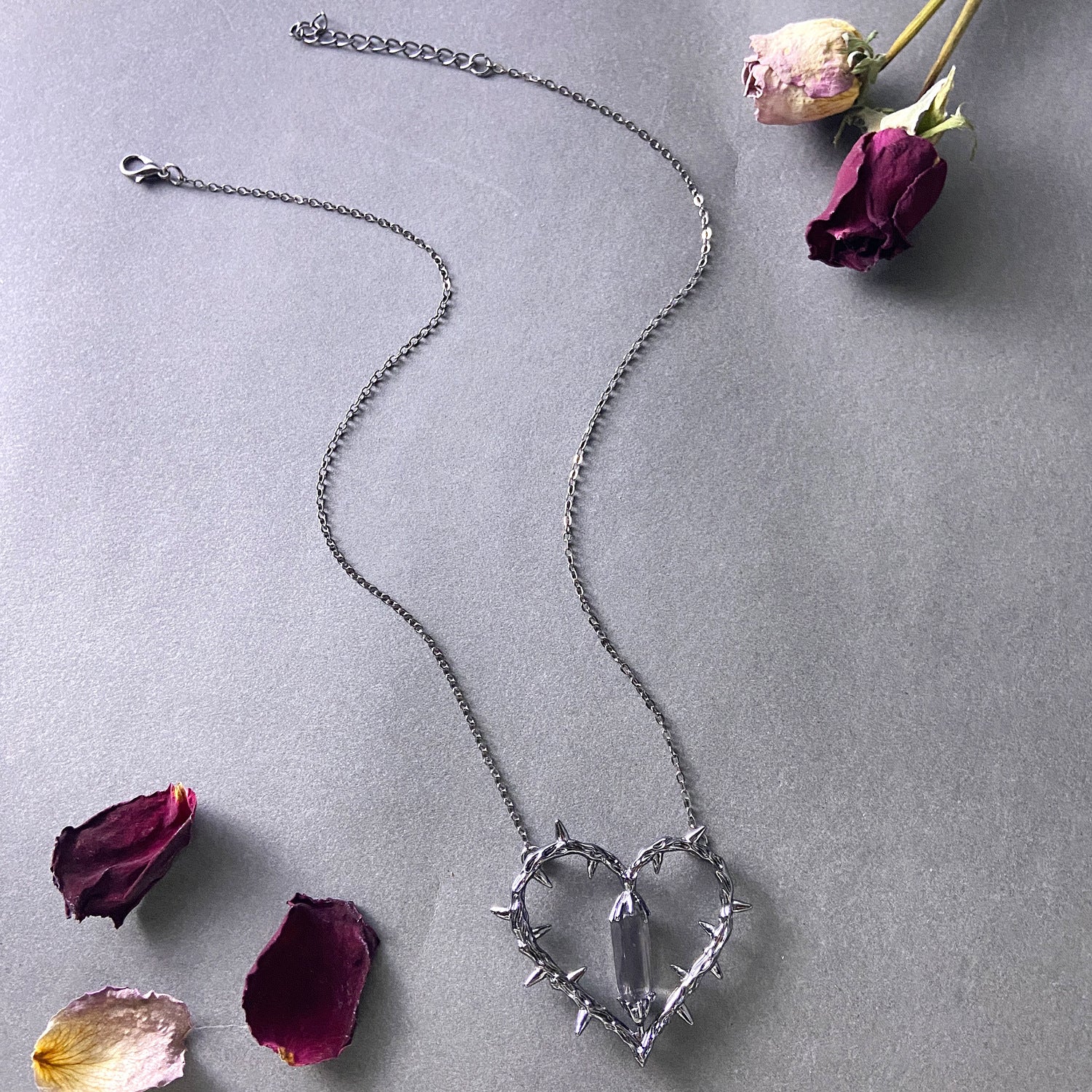 Wholesale Dark love thorn crystal thorn clavicle necklace