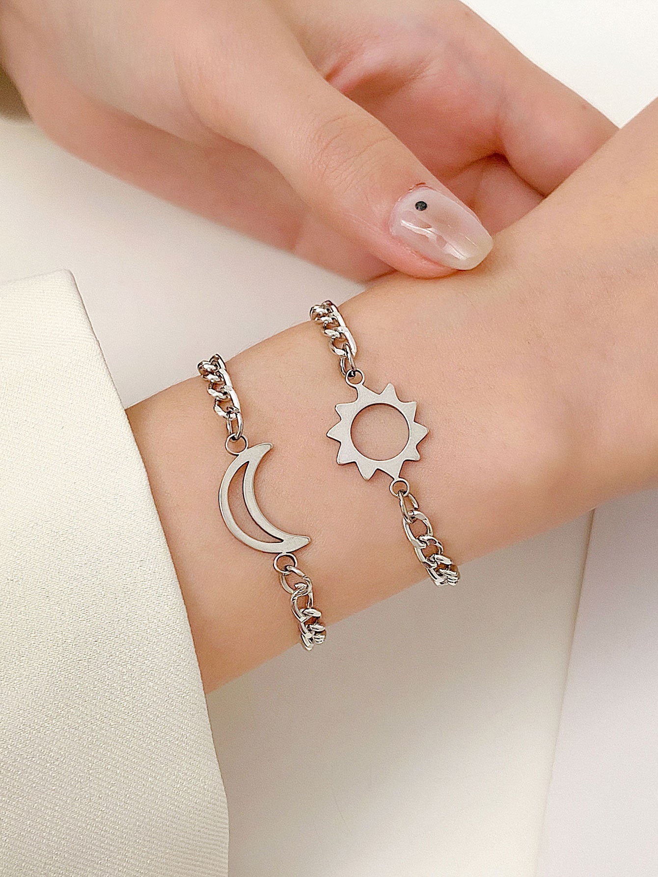 Wholesale Chic Moon Sun Magnetic Couple Necklace Alloy Jewelry Accessory For Resale