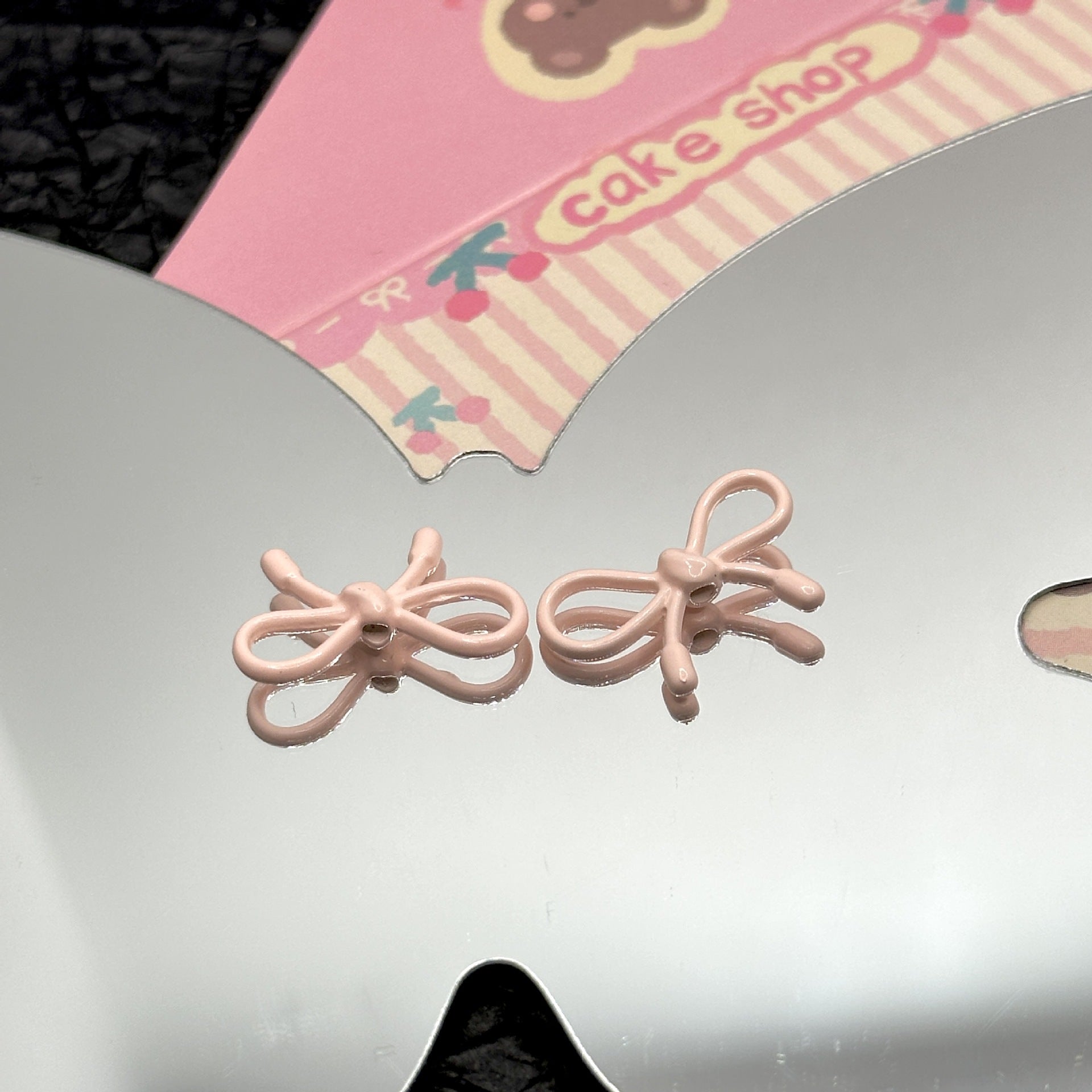 Wholesale 10pcs Cute Ins Alloy Cut Out Rope Bow Separated Beads DIY