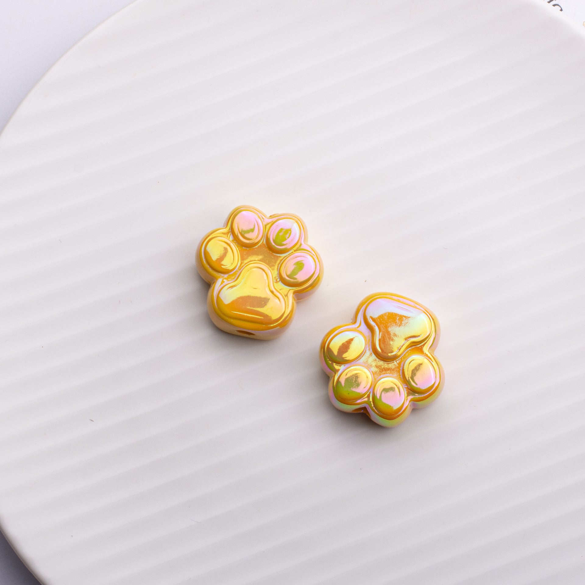 Wholesale Cat Claw Colorful UV Plated Acrylic Straight Hole Loose Beads