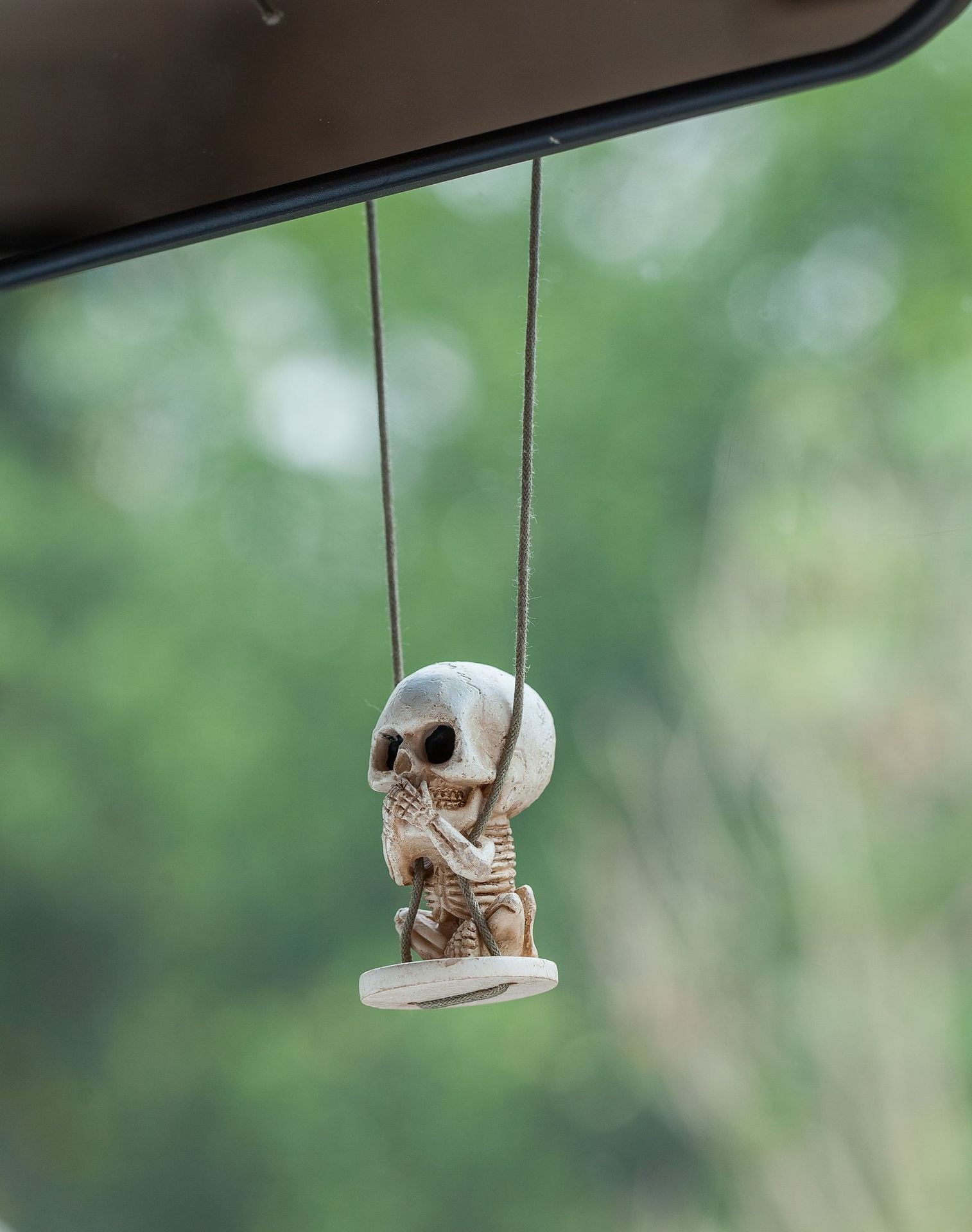 Wholesale of Halloween Resin Swing Skeleton Car Pendants