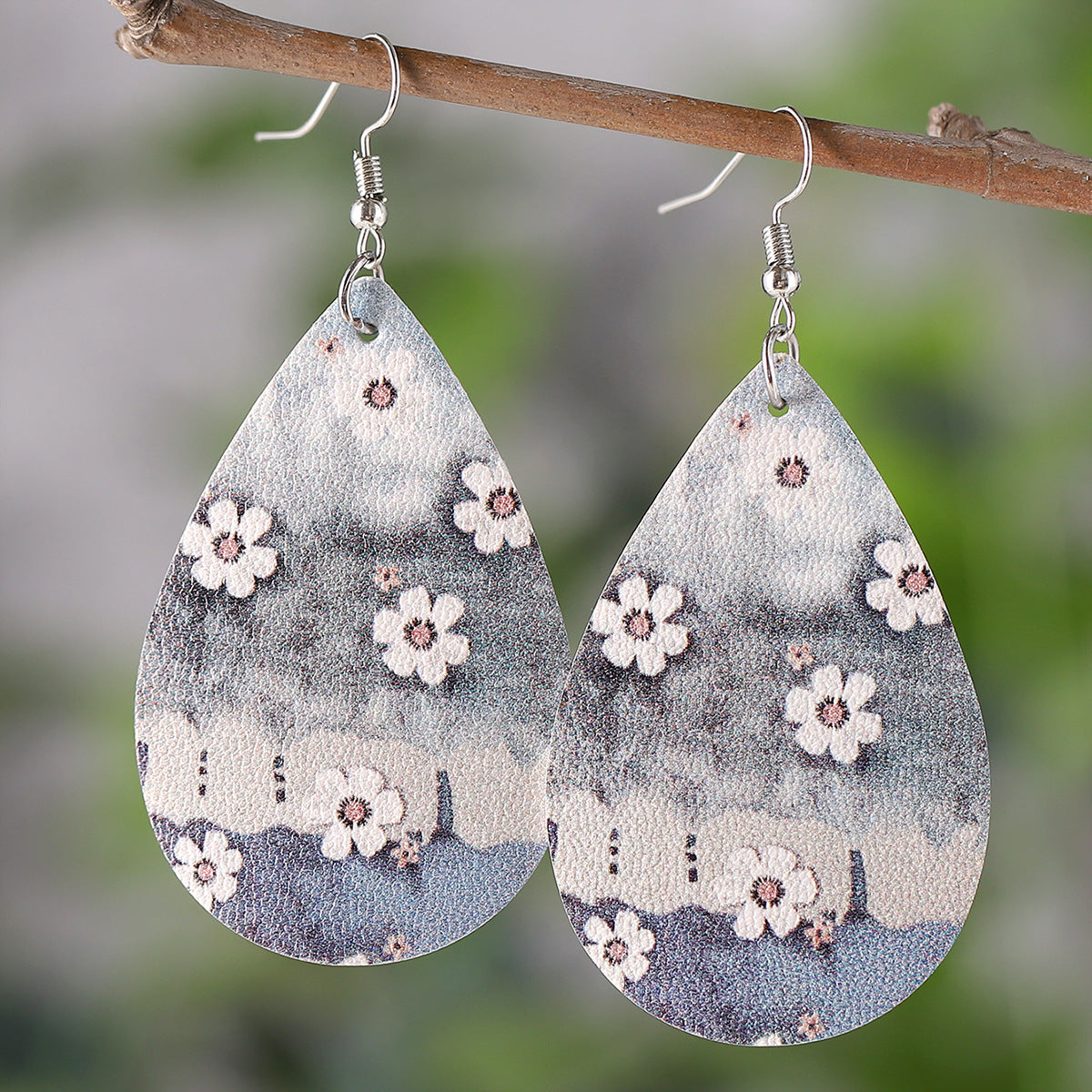 Wholesale Fresh leaf flower leopard print feather earrings leather drop earrings