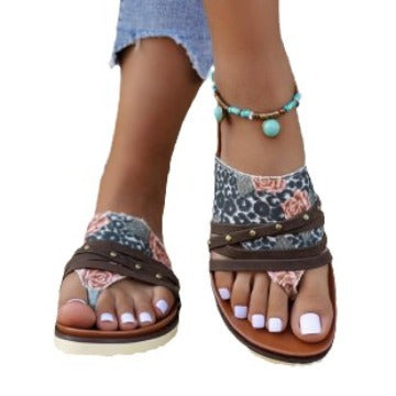 Wholesale large size women's spring and summer clip toe printed flat beach sandals Roman shoes