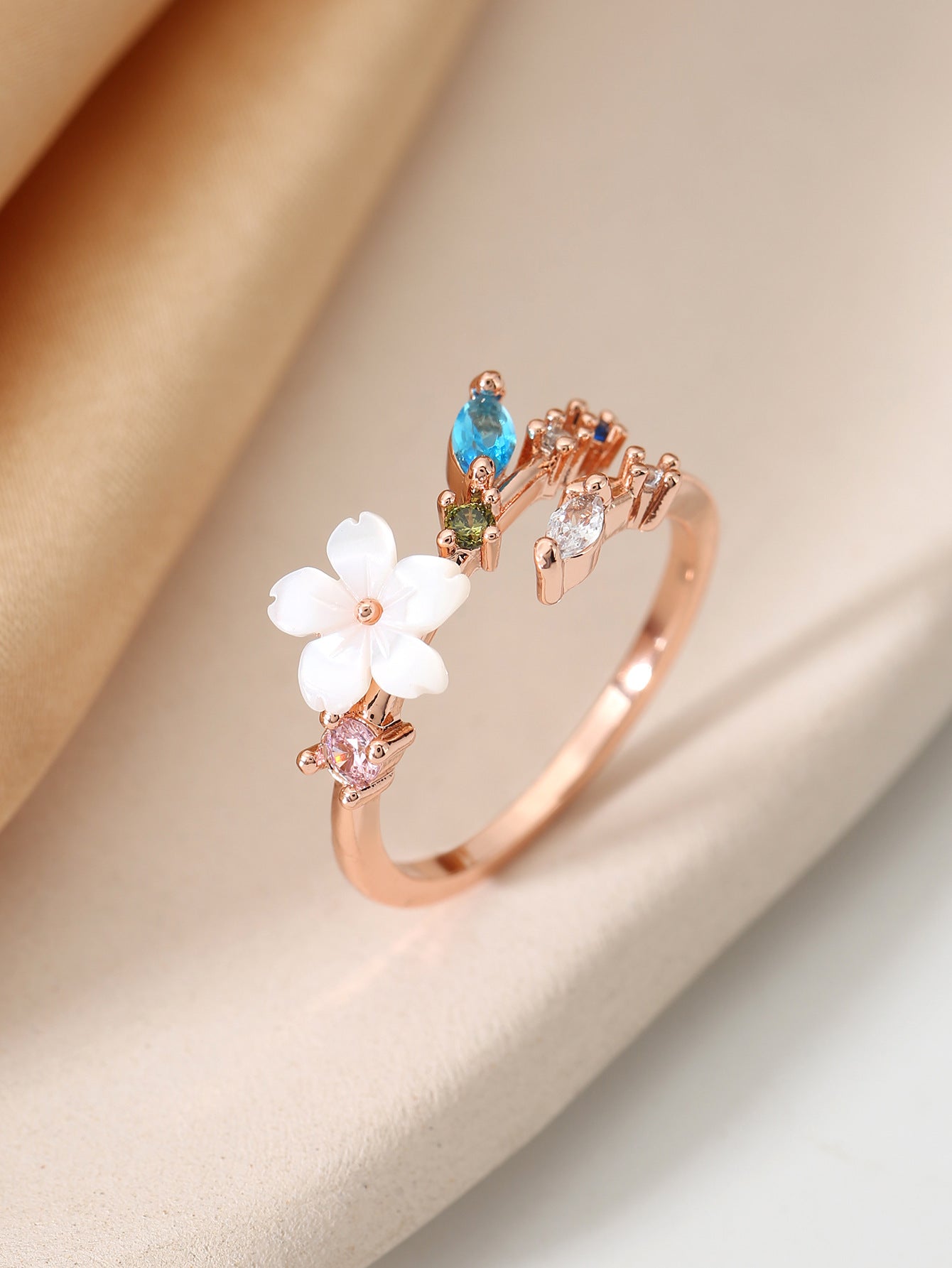 Wholesale Flower Open Ring for Women with Micro-Set Zircon