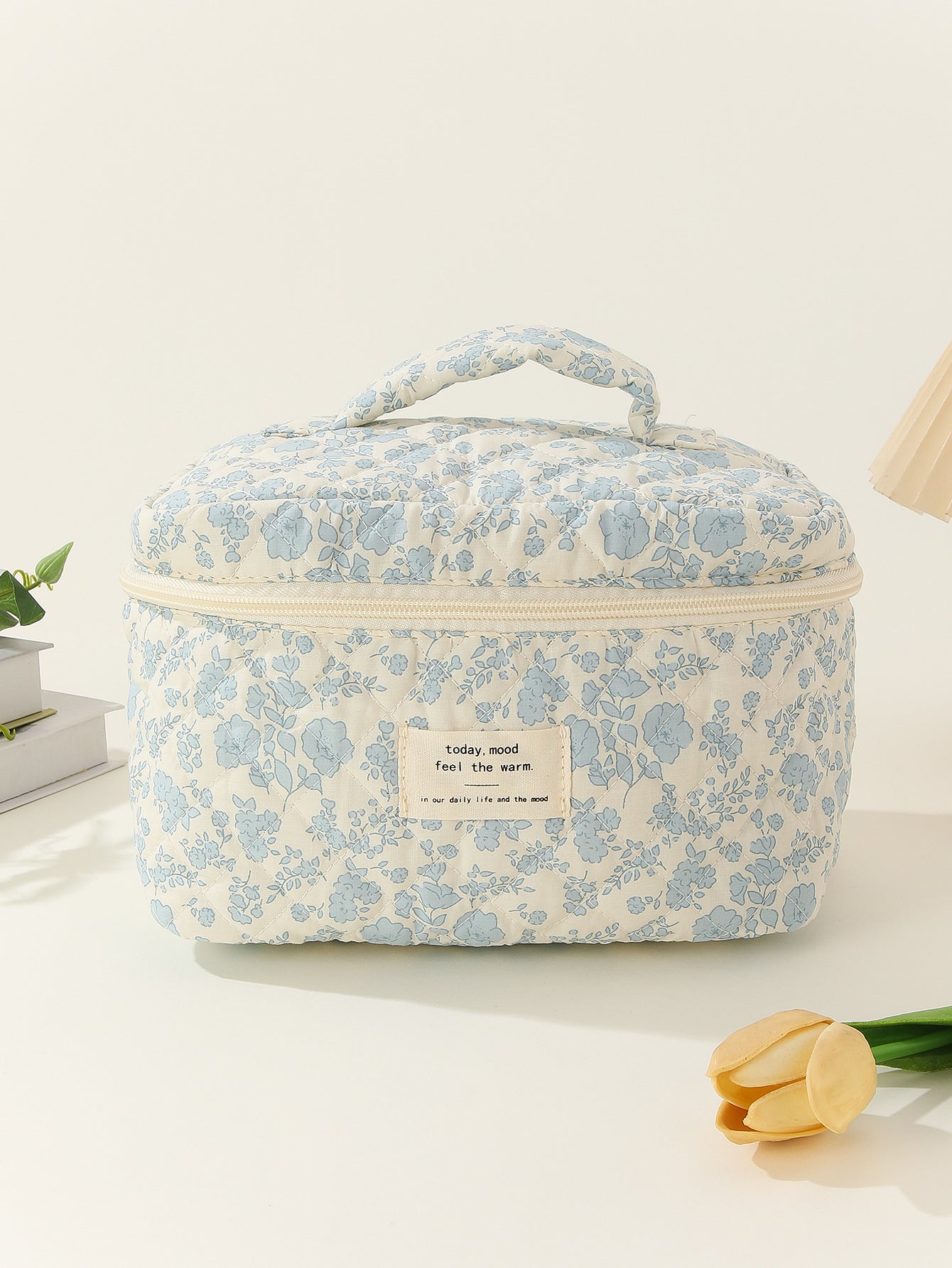 Wholesale Portable Large Capacity Small Floral Storage Portable Quilted Cotton Cosmetic Bag