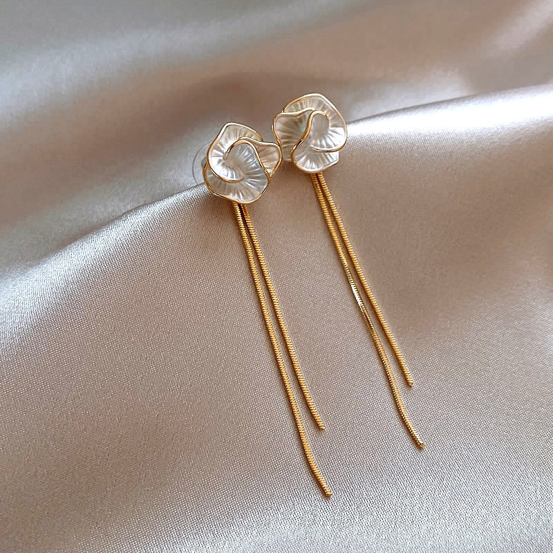 Wholesale S925 silver needle camellia earrings cool style fashion French flower earrings