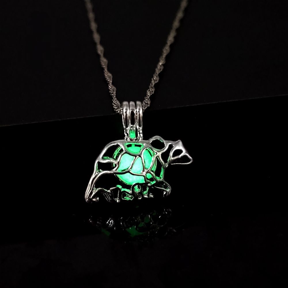 Wholesale Luminous Polar Bear Pendant Glowing Alloy Necklace