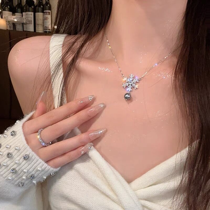 Wholesale Christmas Snowflake Pearl Necklace