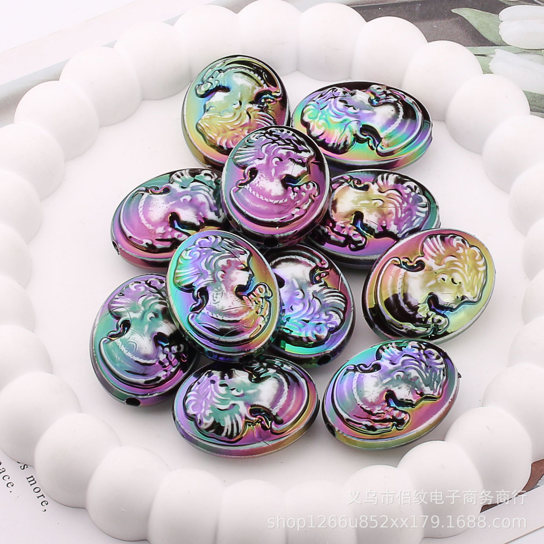 Wholesale 100PCS Acrylic Color Retro Beauty Head UV Plated Color Straight Hole Loose Beads