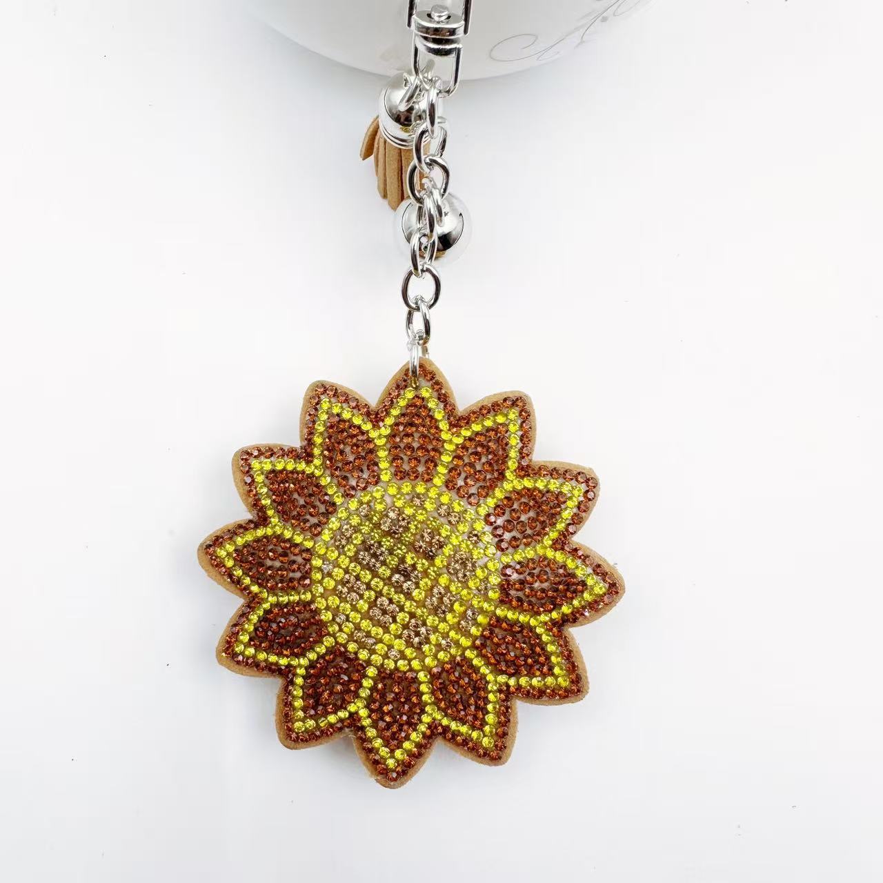 Wholesale Sunflower Rhinestone Keychain Yellow Velvet Bag Charm Chic Fashion Accessory For Car Key Or Purse Gift And Boutique Resale