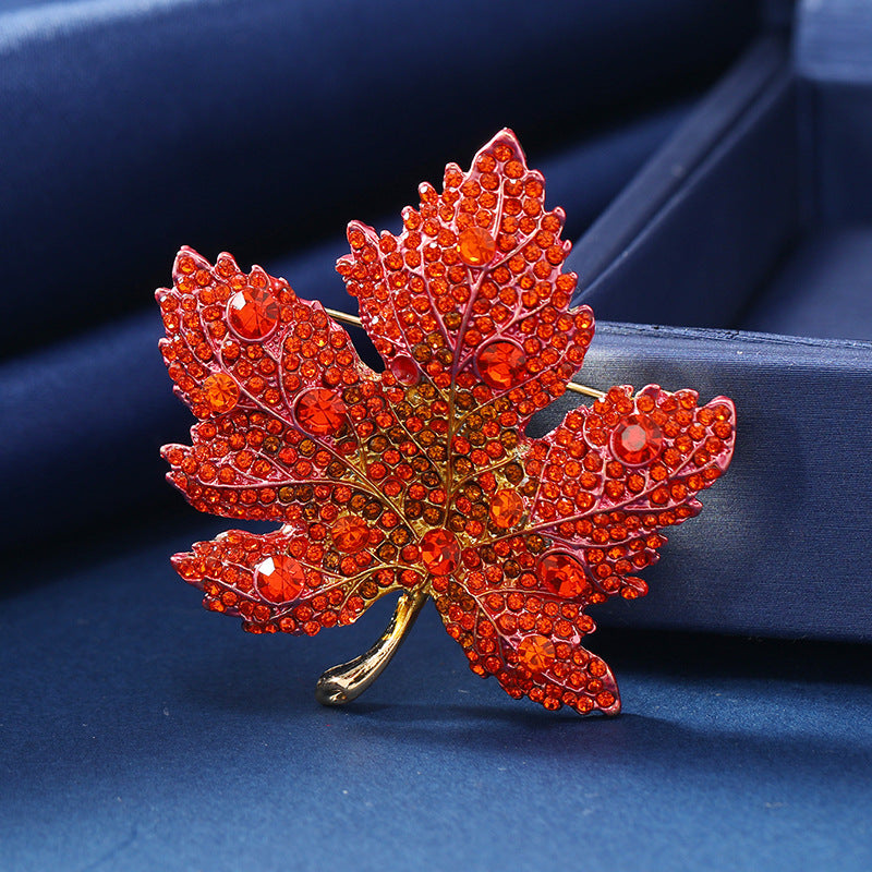 Wholesale Creative Heavy Industry Crystal Maple Leaf Brooch